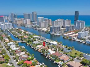 624 Palm Dr, Hallandale Beach FL 33009