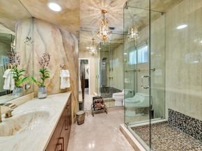 624 Palm Dr, Hallandale Beach FL 33009