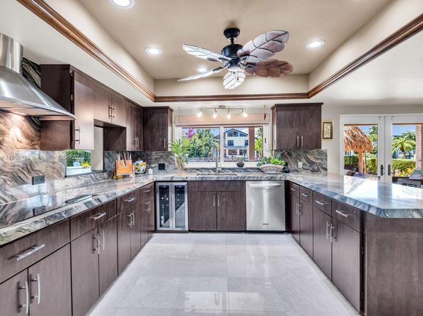 624 Palm Dr, Hallandale Beach FL 33009