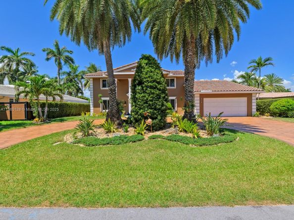 624 Palm Dr, Hallandale Beach FL 33009