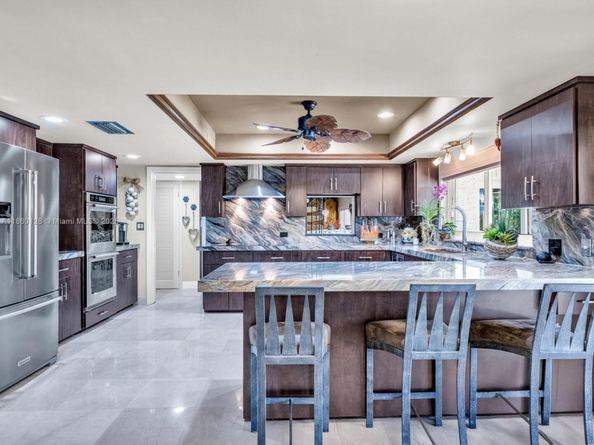 624 Palm Dr, Hallandale Beach FL 33009