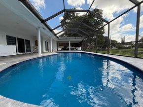 19150 S Saint Andrews Dr, Hialeah FL 33015