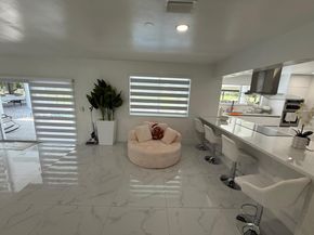 19150 S Saint Andrews Dr, Hialeah FL 33015