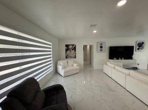 19150 S Saint Andrews Dr, Hialeah FL 33015