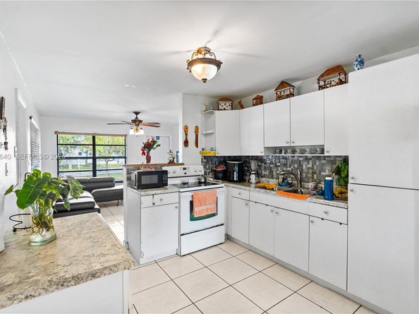 6142 SW 21st St, Miramar FL 33023