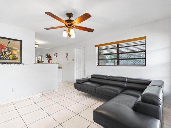 6142 SW 21st St, Miramar FL 33023