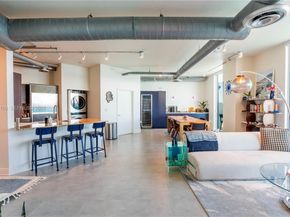 700 NE 25th St 2002, Miami FL 33137