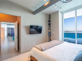 700 NE 25th St 2002, Miami FL 33137