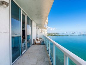 700 NE 25th St 2002, Miami FL 33137