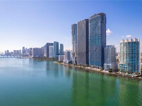 700 NE 25th St 2002, Miami FL 33137