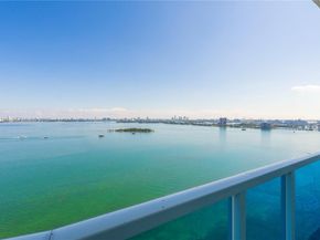 700 NE 25th St 2002, Miami FL 33137