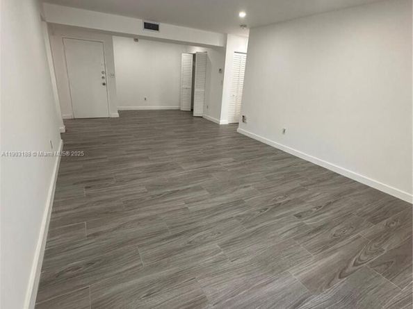 7705 SW 86th St B315, Miami FL 33143