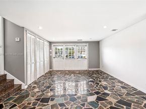 1419 Crest Dr, Lake Worth FL 33461