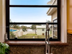 1419 Crest Dr, Lake Worth FL 33461