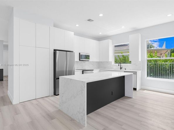 4629 Mariners Cove Dr, Wellington FL 33449