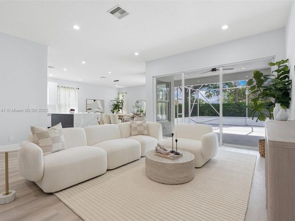 4629 Mariners Cove Dr, Wellington FL 33449