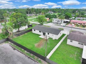 2225 NW 195th St, Miami Gardens FL 33056