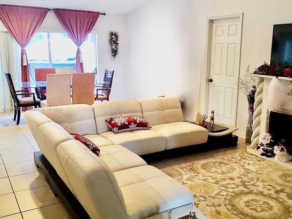 2048 NE 35th Ave, Homestead FL 33033