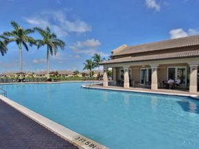 2048 NE 35th Ave, Homestead FL 33033