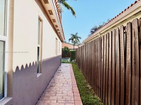 2048 NE 35th Ave, Homestead FL 33033