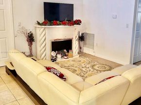 2048 NE 35th Ave, Homestead FL 33033