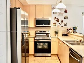 2048 NE 35th Ave, Homestead FL 33033