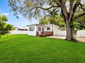 327 SE 2nd Ave, Dania Beach FL 33004