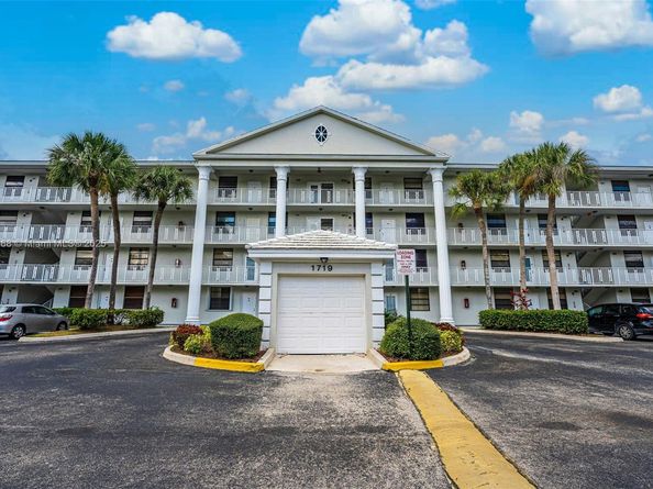 1719 Whitehall Dr 304, Davie FL 33324
