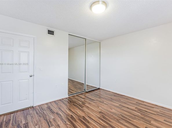 1719 Whitehall Dr 304, Davie FL 33324