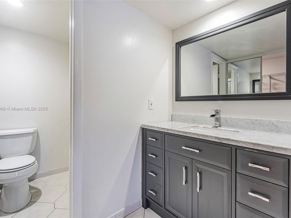 1719 Whitehall Dr 304, Davie FL 33324