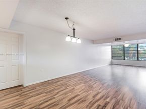 1719 Whitehall Dr 304, Davie FL 33324