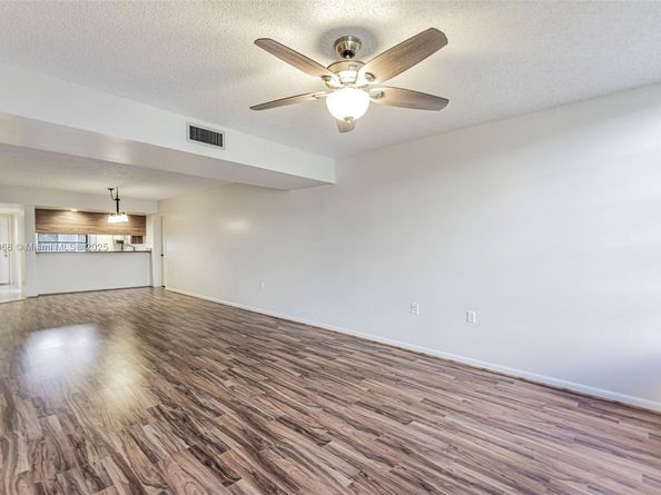 1719 Whitehall Dr 304, Davie FL 33324