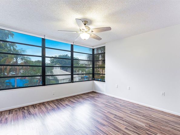 1719 Whitehall Dr 304, Davie FL 33324