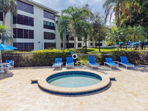 1719 Whitehall Dr 304, Davie FL 33324