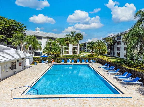 1719 Whitehall Dr 304, Davie FL 33324