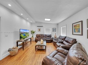 213 W 20th St, Hialeah FL 33010