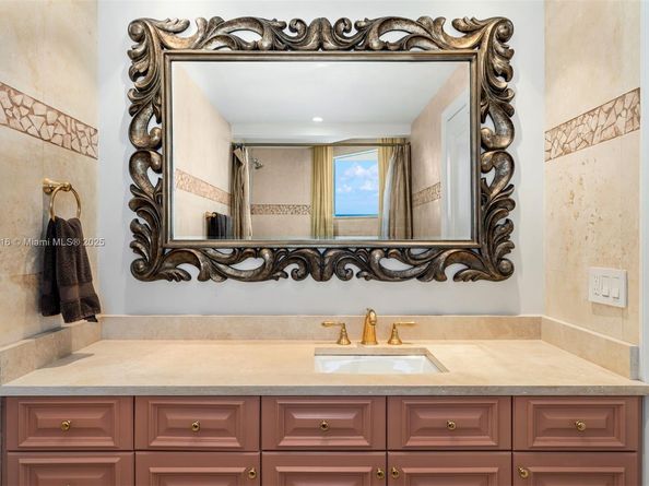 5025 Collins Ave PH1, Miami Beach FL 33140