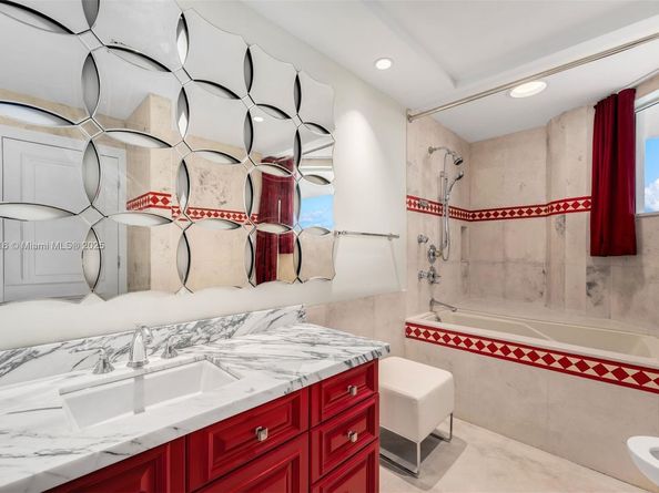 5025 Collins Ave PH1, Miami Beach FL 33140