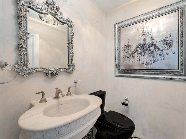 5025 Collins Ave PH1, Miami Beach FL 33140