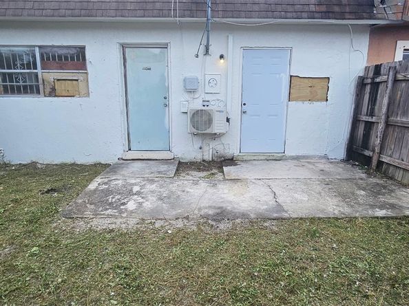 3932 NW 207th St Rd, Miami Gardens FL 33055