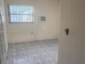 3932 NW 207th St Rd, Miami Gardens FL 33055