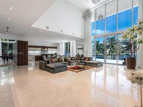 400 Tamarind Dr, Hallandale Beach FL 33009