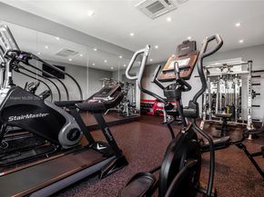 400 Tamarind Dr, Hallandale Beach FL 33009