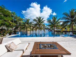 400 Tamarind Dr, Hallandale Beach FL 33009