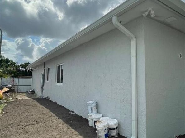 640 SW 12th Ave, Homestead FL 33030
