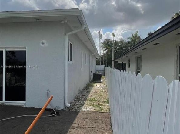 640 SW 12th Ave, Homestead FL 33030