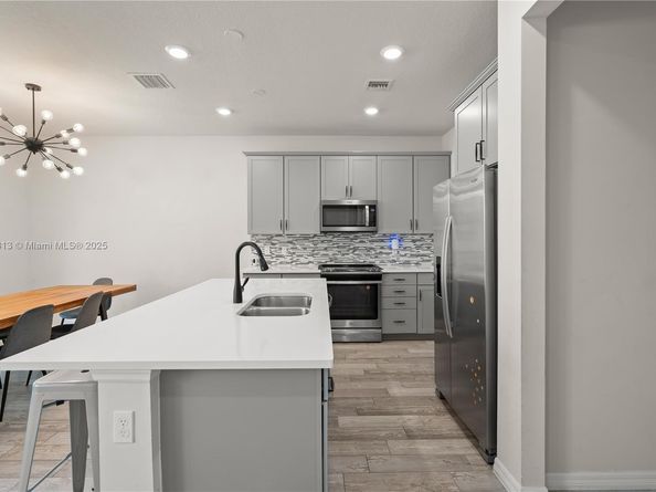 4955 Eucalyptus Dr, Hollywood FL 33021