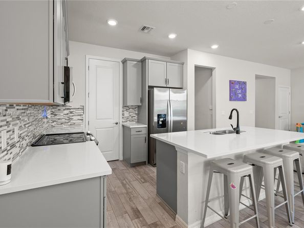 4955 Eucalyptus Dr, Hollywood FL 33021