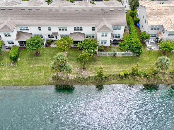 4955 Eucalyptus Dr, Hollywood FL 33021