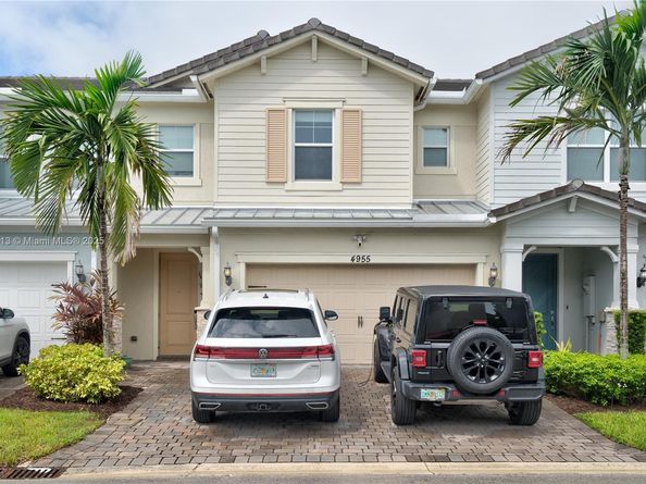 4955 Eucalyptus Dr, Hollywood FL 33021